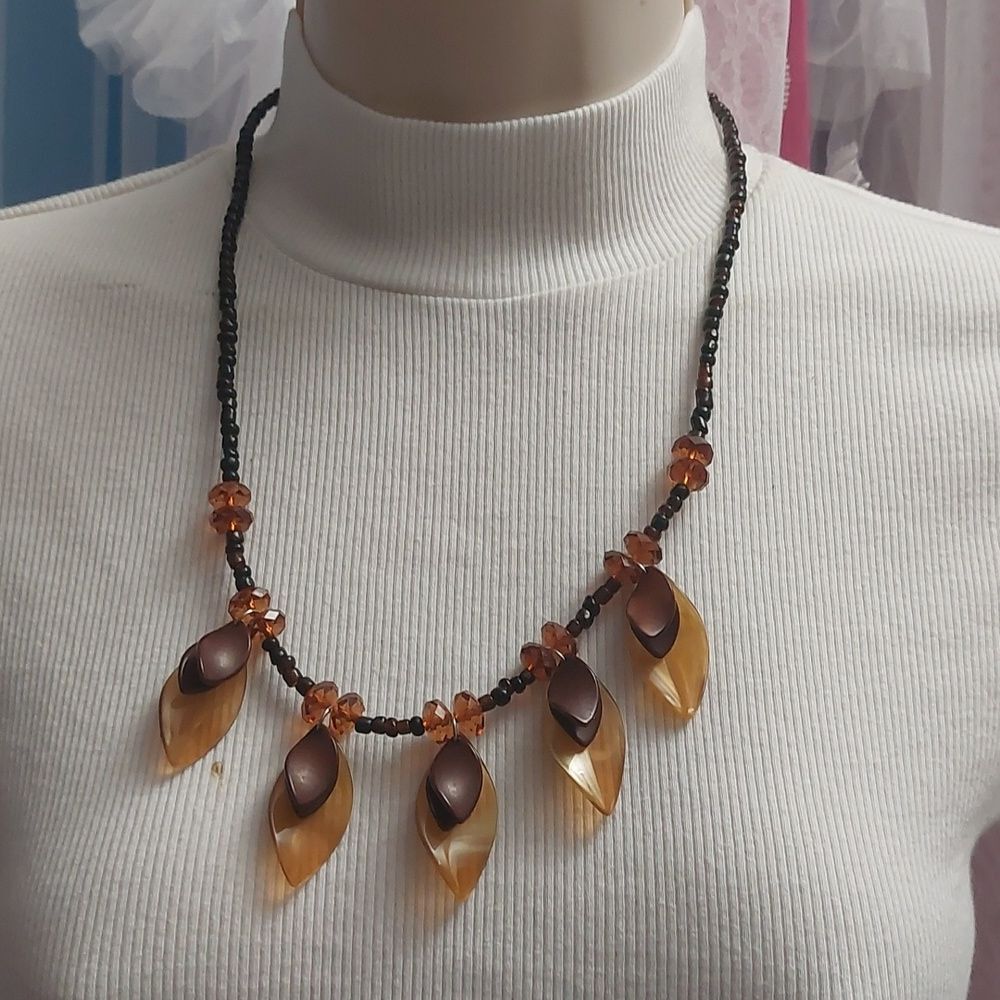 Fringed Leaves Plastic Beads Statement Necklace